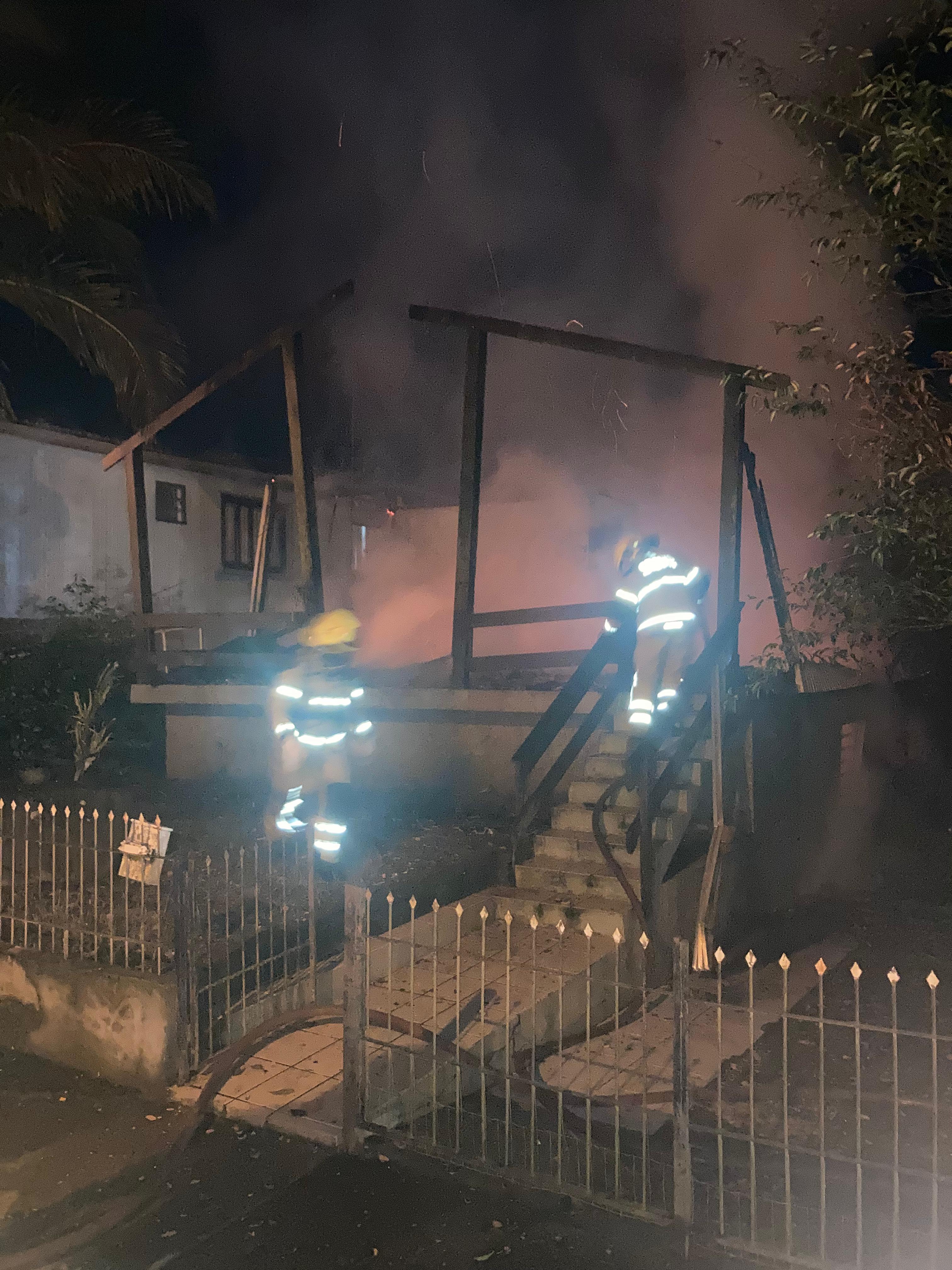 Incêndio destrói residência no bairro Lago Azul em Encantado