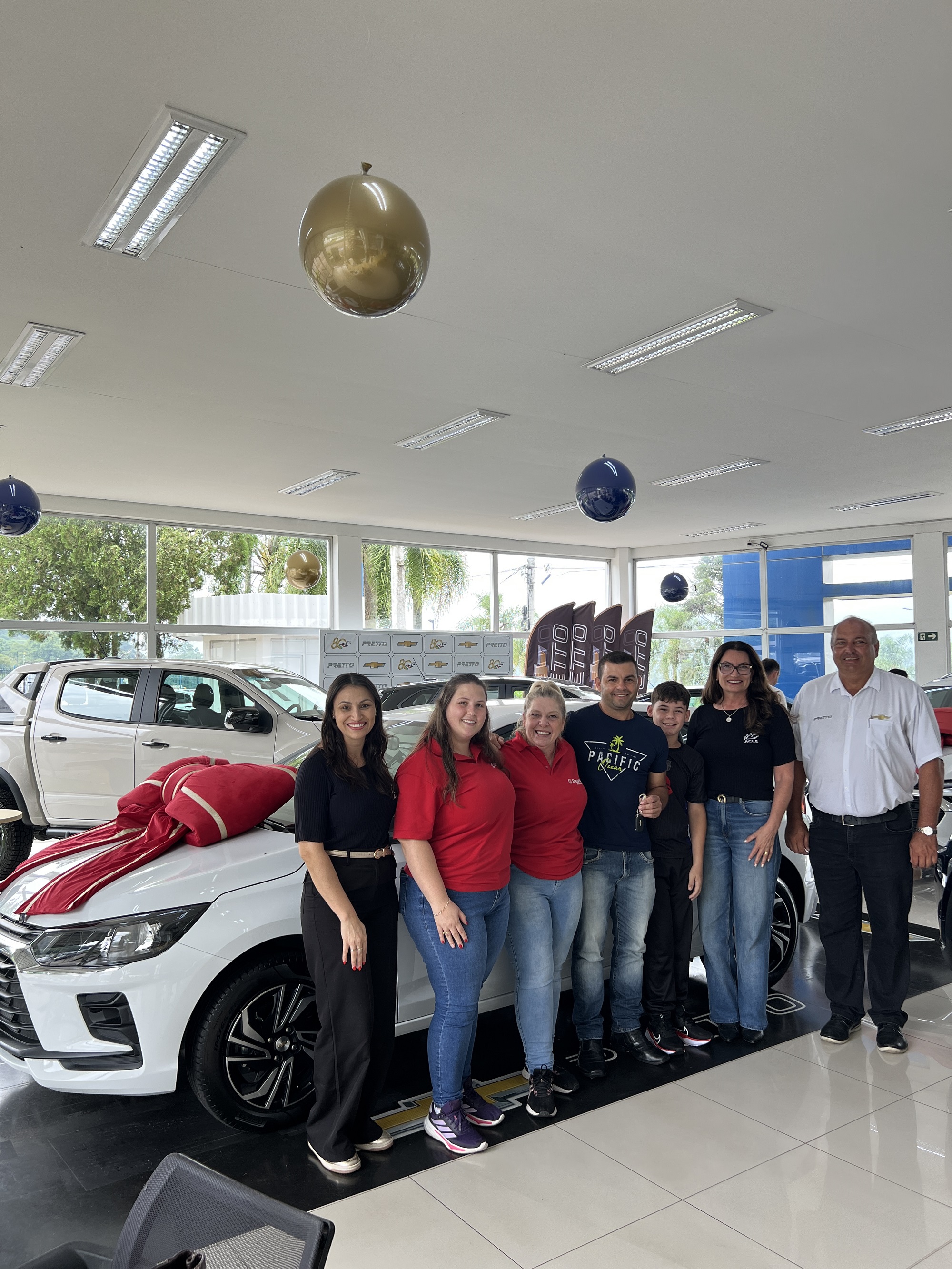 ACI-E entrega automóvel zero quilômetro ao ganhador da campanha Acelera Premiado