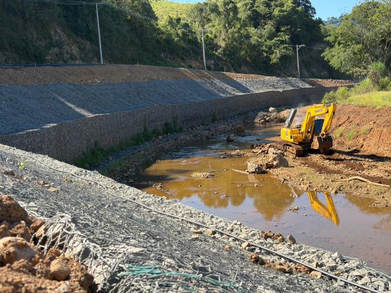 O muro de gabião em Relvado está em fase final de execução